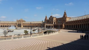 Here's a thing you see if you walk around Sevilla.